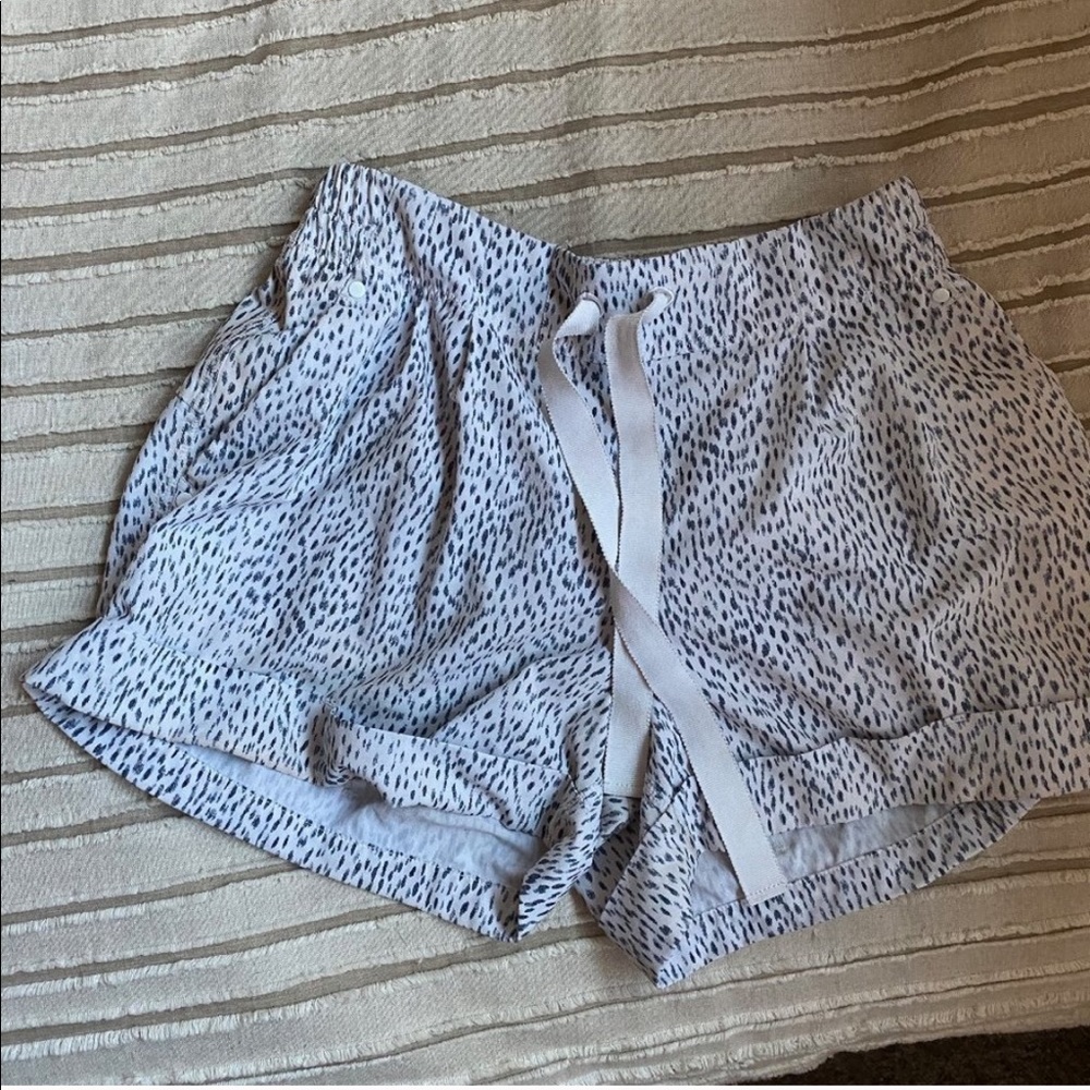 Lululemon Shorts Size 6
